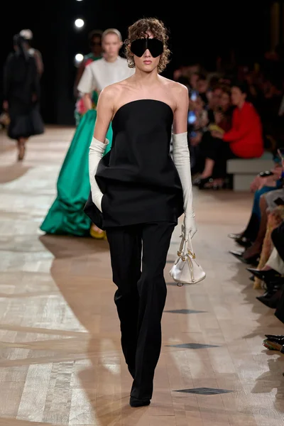 Look 49